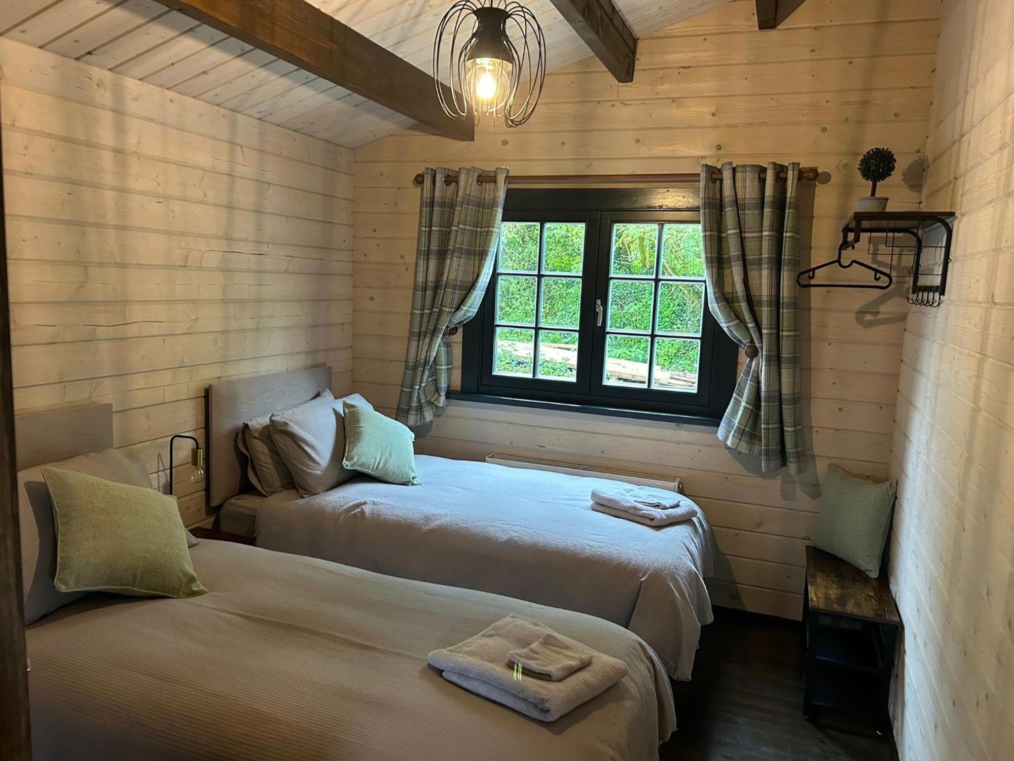 Little Rock Retreat Log Cabin With Hot Tub Castletown Gheoghegan 외부 사진